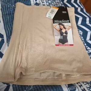 Miraclesuit Women's Extra Firm Control Shapewear - Nude